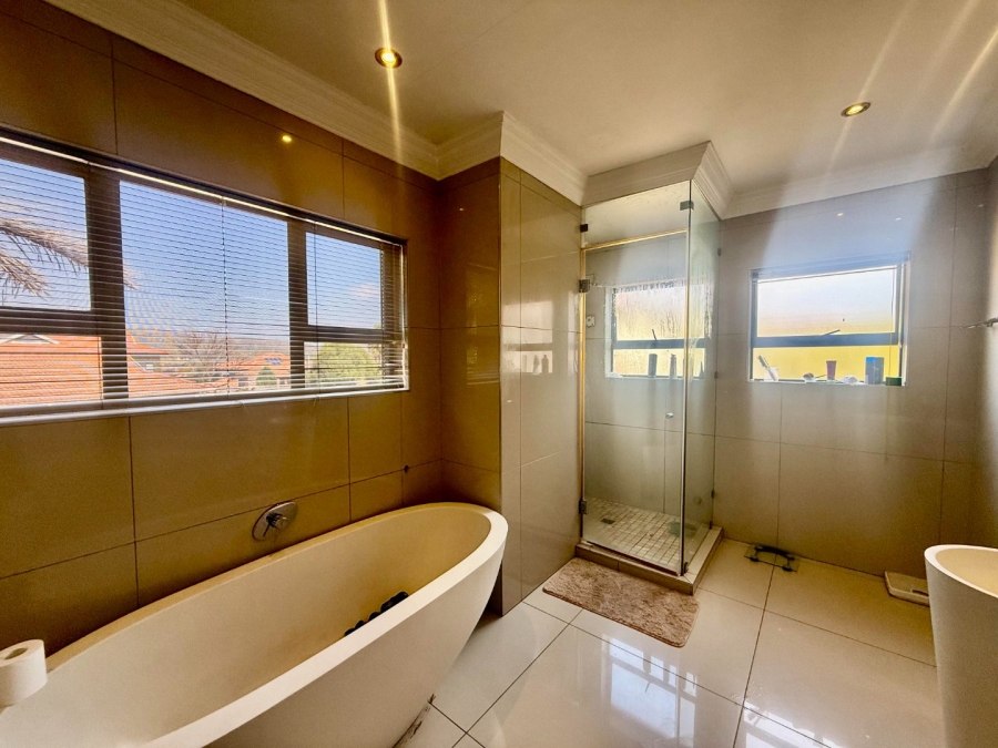 4 Bedroom Property for Sale in Birdwood Estate North West